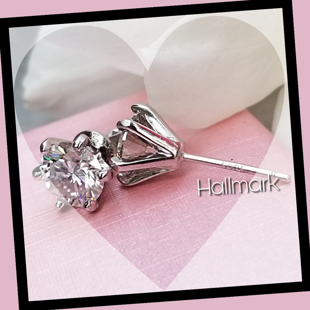 '4.CTTW' Moissanite Stud Earrings Authentic 925S - Picture 4 of 6